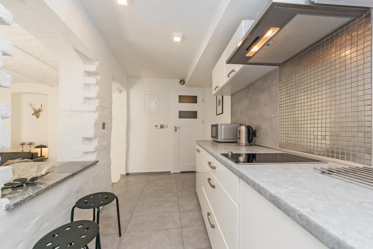 Studio Four Apartment *
